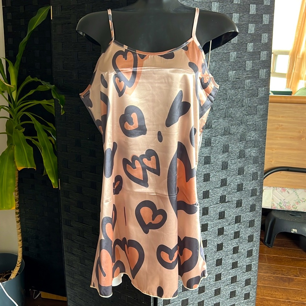 🔖 Heart Shaped Tan Satin Dress - NWOT